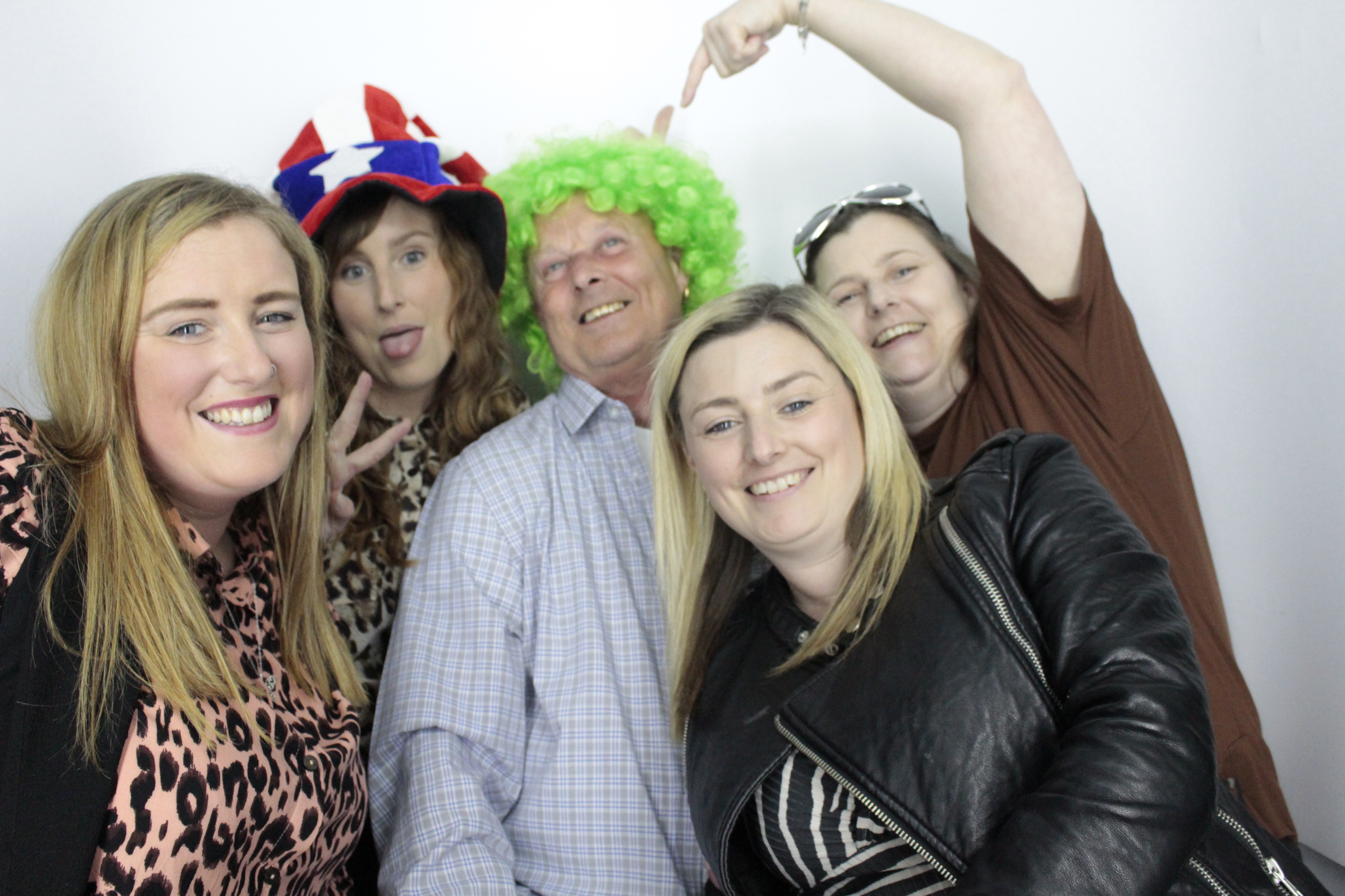 Mandy's 60th  Birthday Party | View more photos from the event at gallery.myphotoboothexperience.co.uk/u/MyPhotoBoothExperienceLtd/Mandys-60th-Birthday-Party